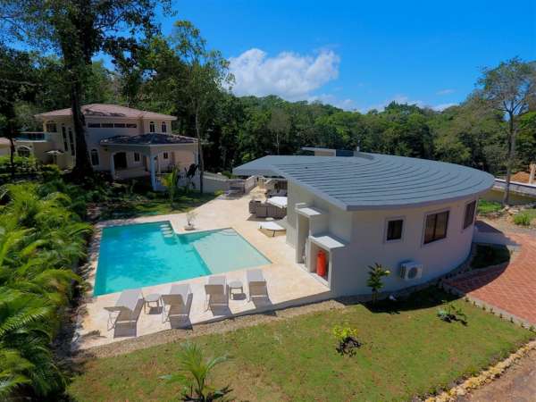 Beautiful 3 Bedroom Villa With Great Area For